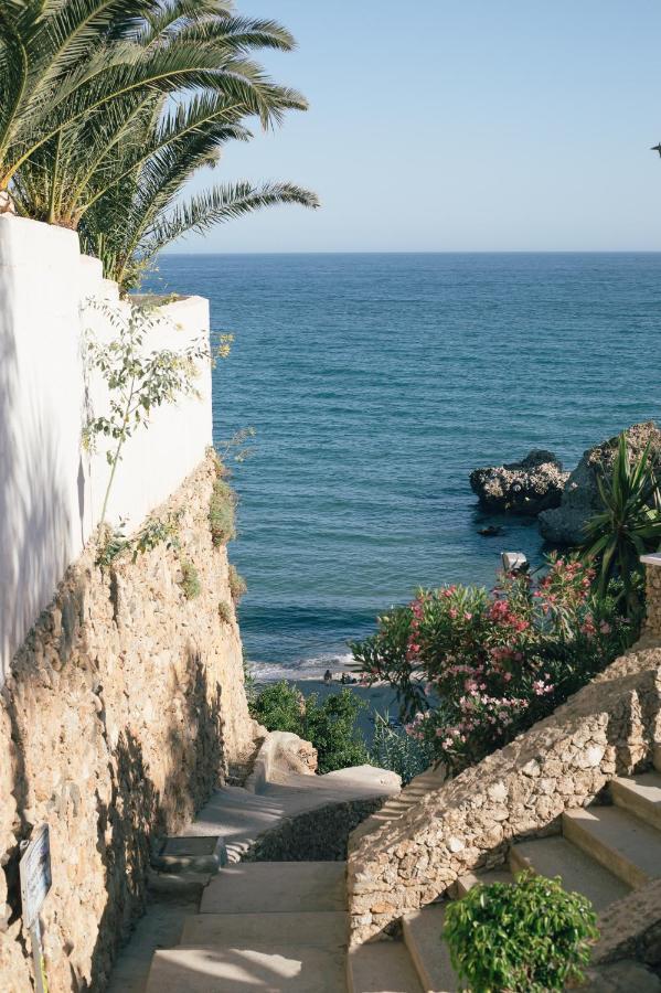 Beach Villa ,Nerja, Seaview, Pool, 3 Bedrooms, Huge Terrace And Garden Exterior photo