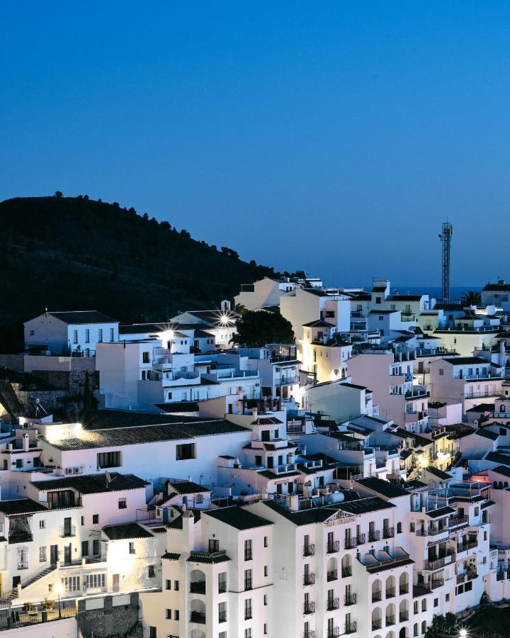 Beach Villa ,Nerja, Seaview, Pool, 3 Bedrooms, Huge Terrace And Garden Exterior photo
